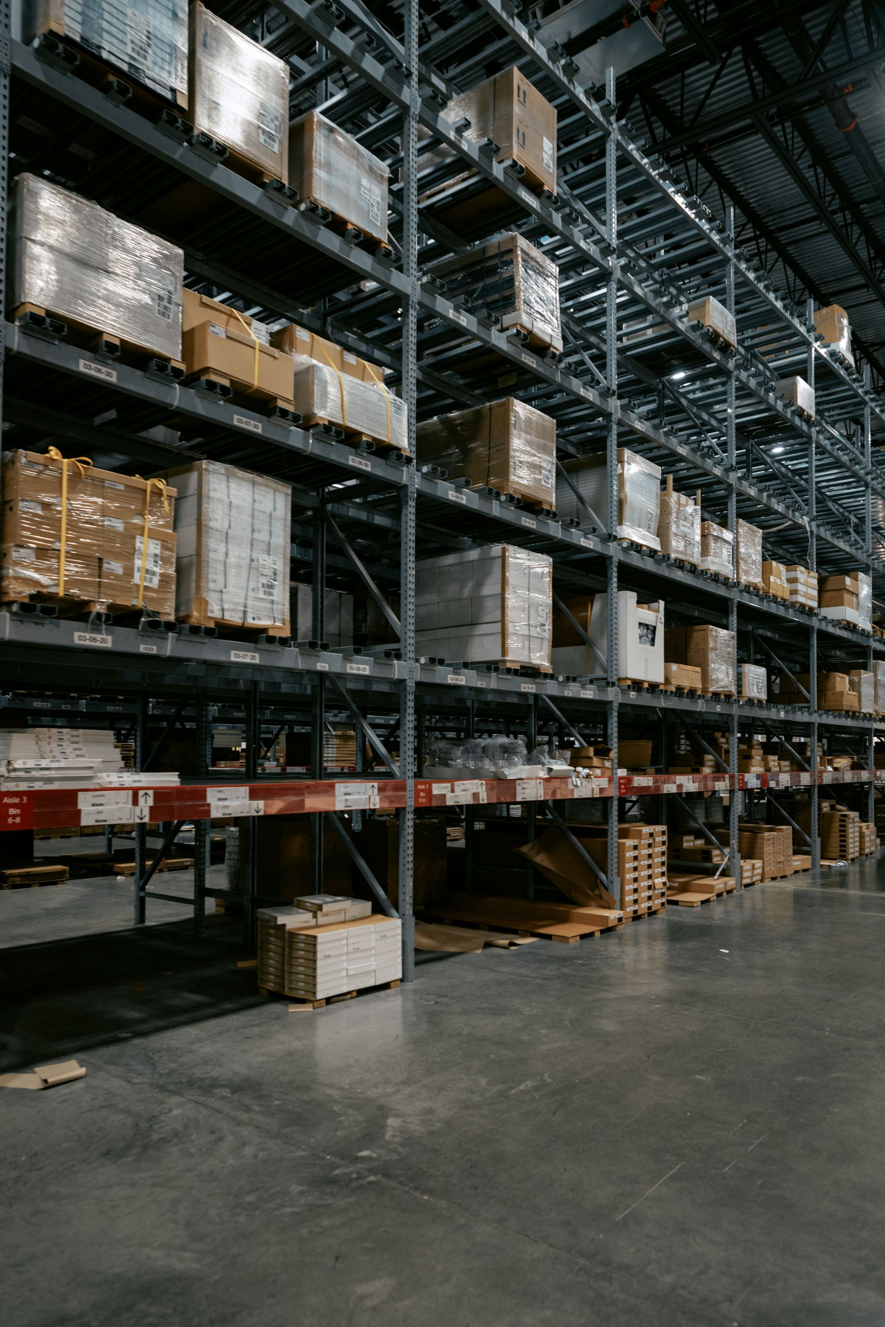 Controlled warehouse supporting storage and distribution planning